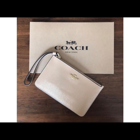 Coach Beechwood Patent Leather Wristlet ๐ - Picture 4 of 8